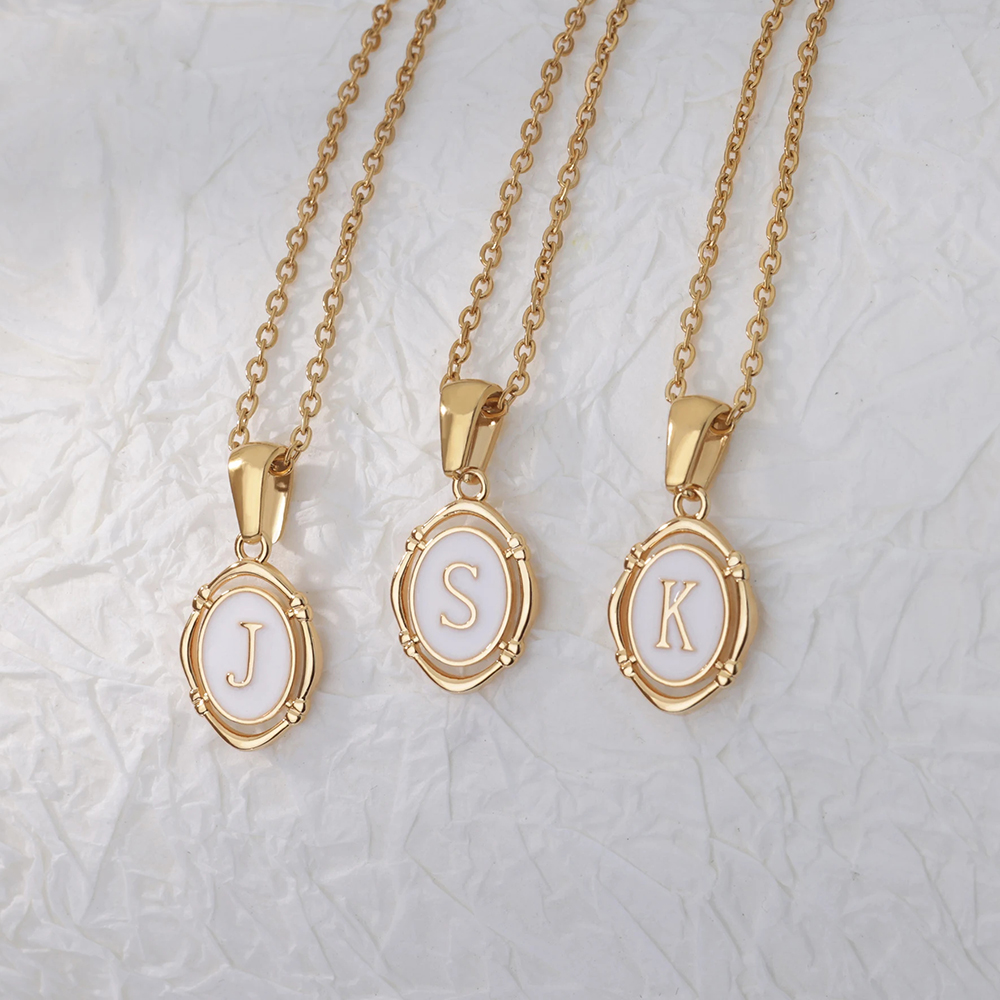 A-Z Letter Initial Enamel Neck - Event Z avis et prix