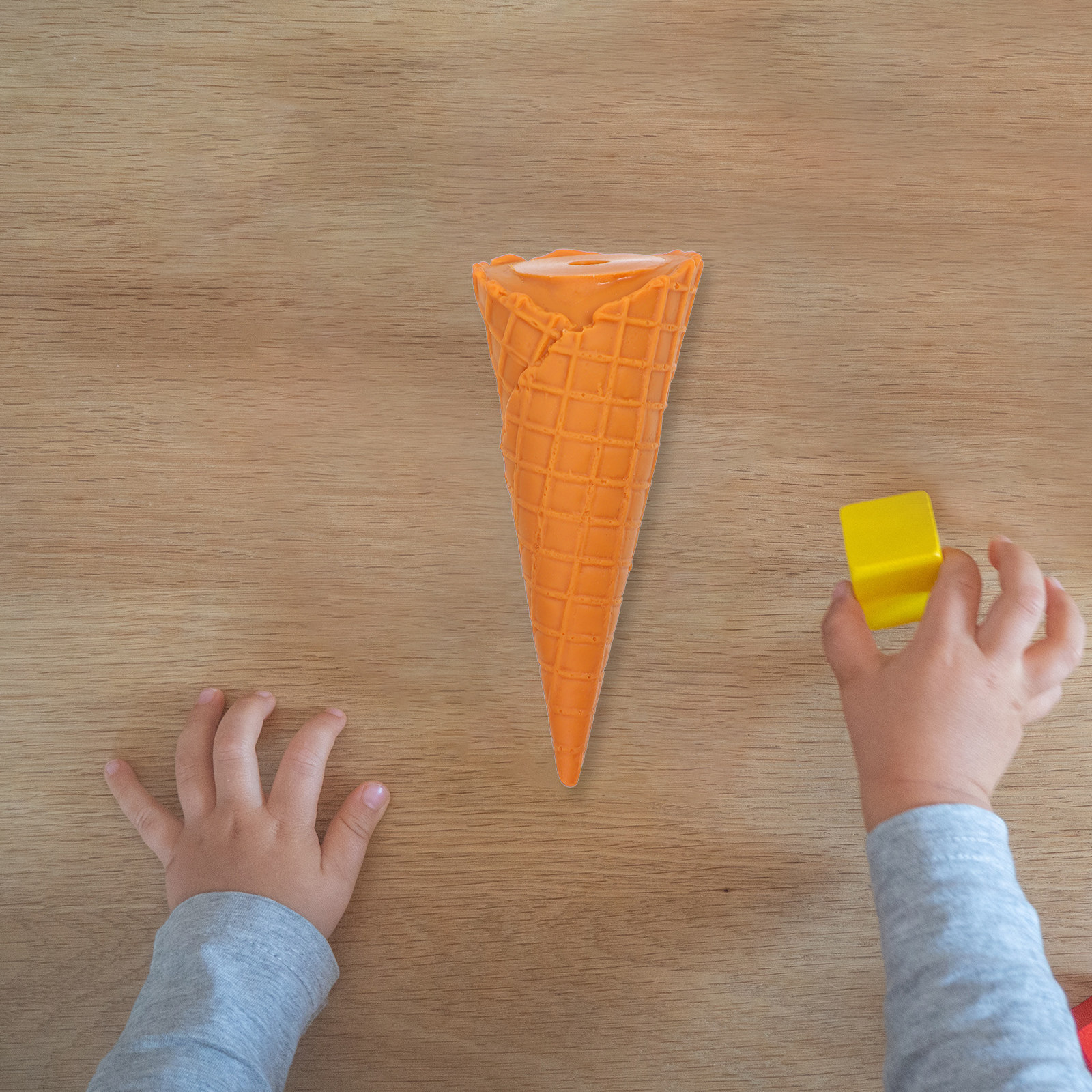Fake Ice Cream Cone Realistic  - Party Event Supplier avis et prix