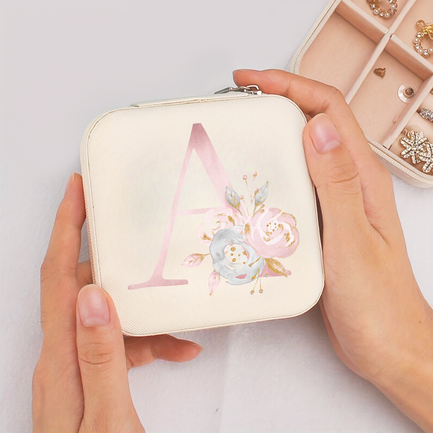 A-Z Alphabet Print Beige Trave - Event Z avis et prix