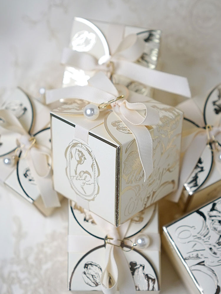 Square Paper Gift Boxes with R - Event Party Box avis et prix