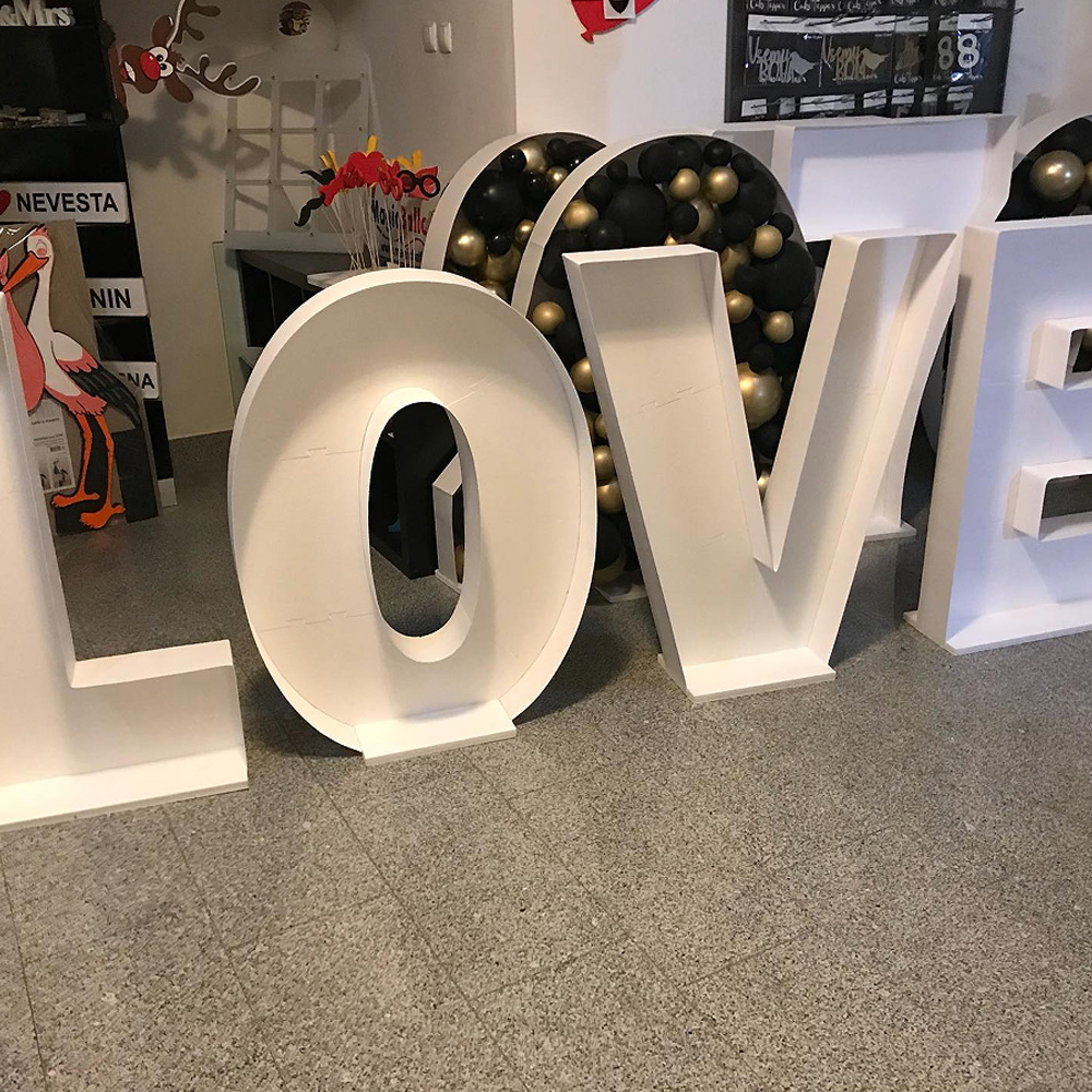 2.4FT Letters Balloons Frame M - Event Z avis et prix